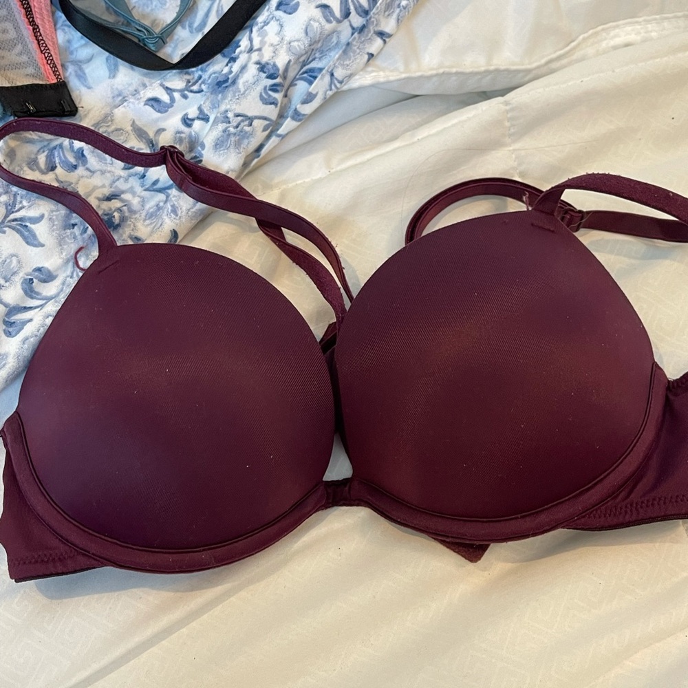 Pink/Victoria’s secret bra